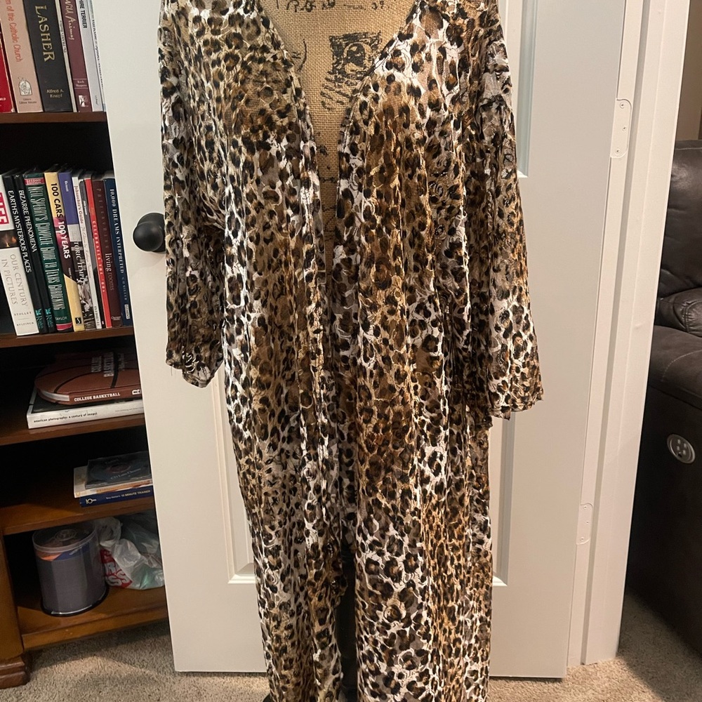 Leopard lace hi low Kimono - Picture 2 of 5